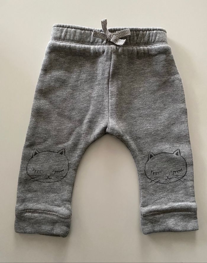 2 pantalons et 1 legging 6 mois - photo numéro 2