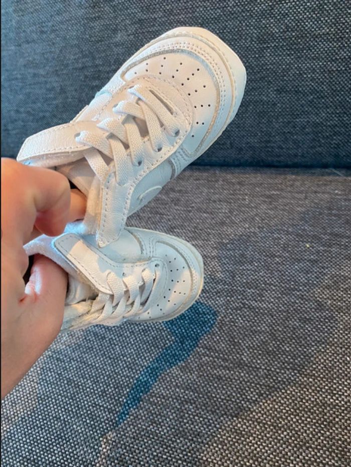 Chaussure Nike taille 17 - photo numéro 3