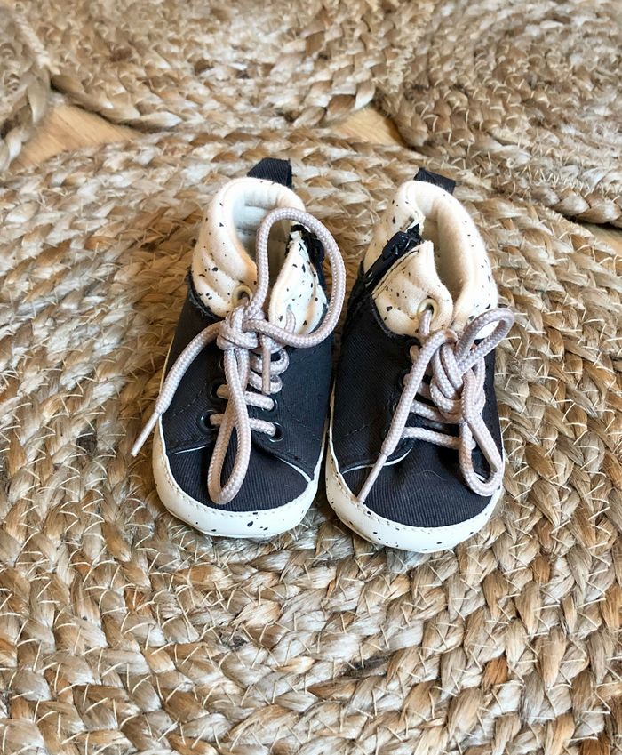 🍁 Basket beige & noir Kiabi 3/6 mois 🍁