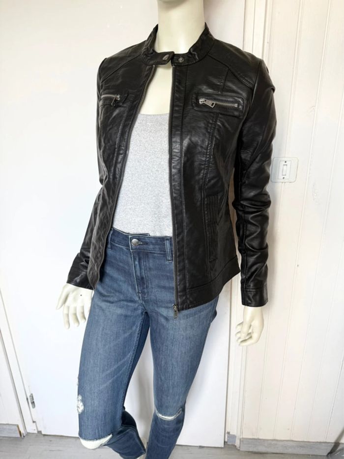 Veste en simili cuir ONLY – Taille 38 – noir – Neuf avec étiquette - photo numéro 2