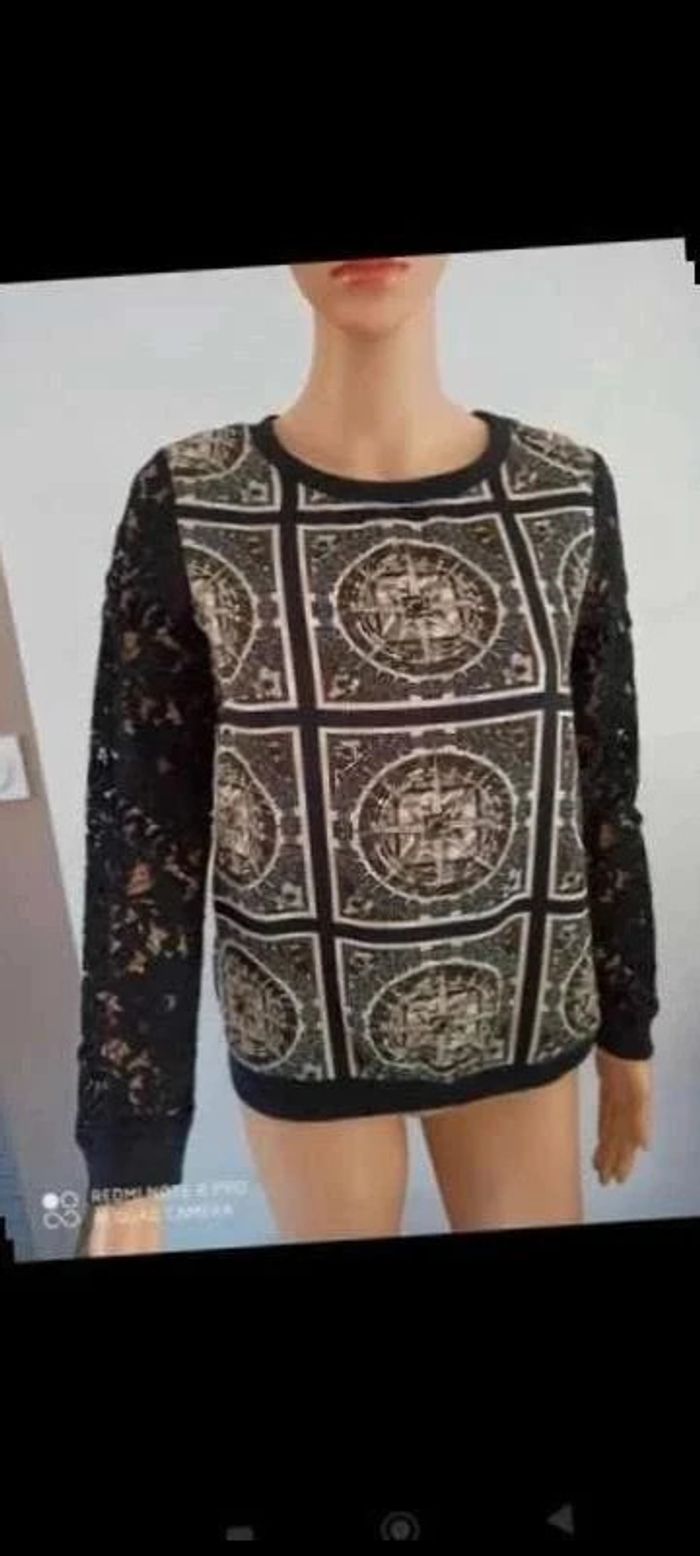 Haut manches longues noir style dentelle taille s