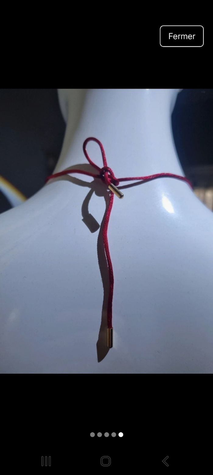 Collier cœur doré avec cordon satin rouge Clarins neuf - photo numéro 5