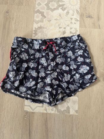 Short fille 3 pommes 7-8 ans 
