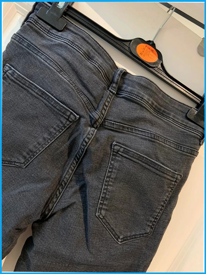 🔝 Jean troué H&M noir gris foncé taille XS 34 en coton polyester et elasthane - photo numéro 4