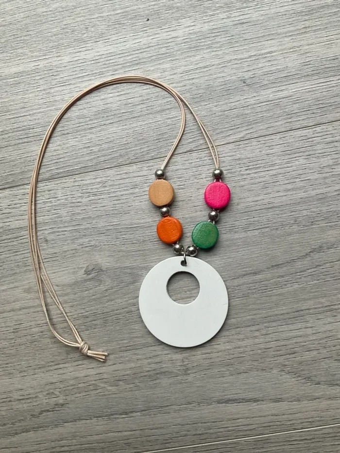 Collier multicolore en bois neuf - photo numéro 2