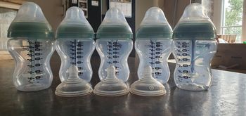 Lot 5 biberons Tommee Tippee