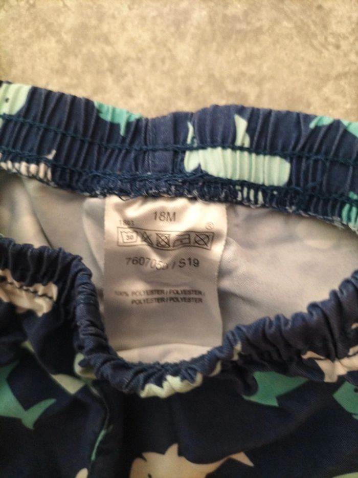 Maillot de bain taille 18 mois - photo numéro 4
