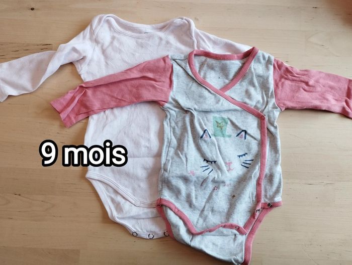 Lot 2 bodies manches longues 9 mois