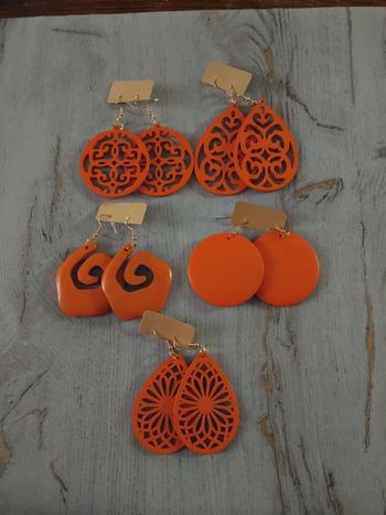 Lot boucles d'oreilles neuves bois