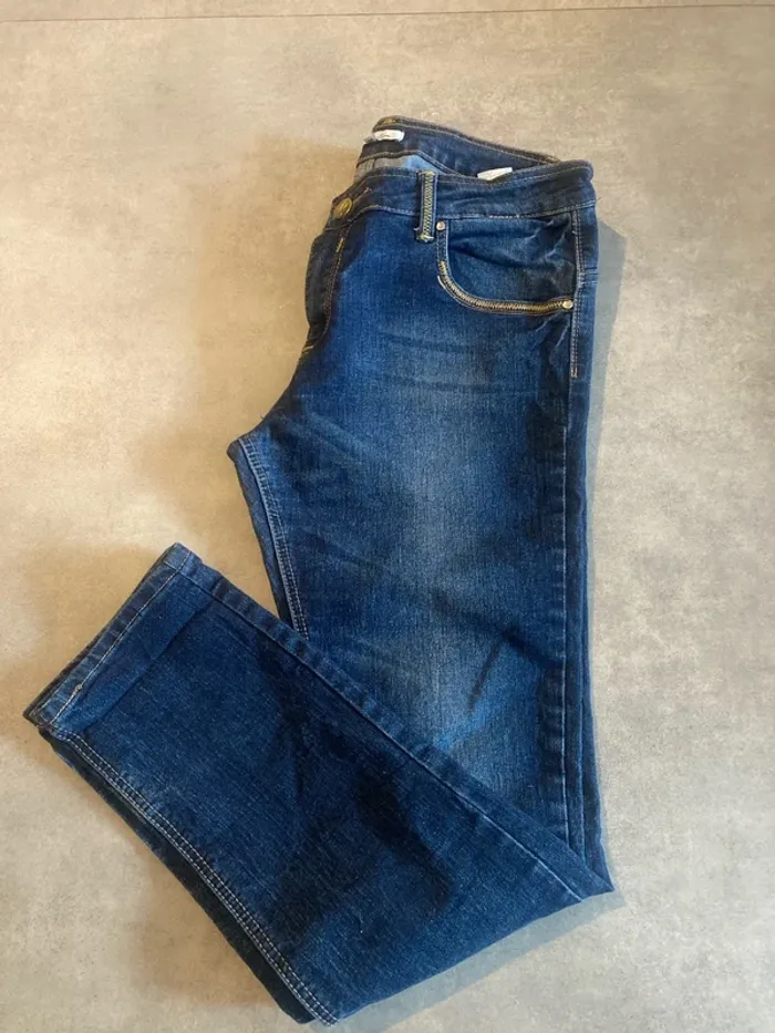 Jean 44 - photo numéro 2