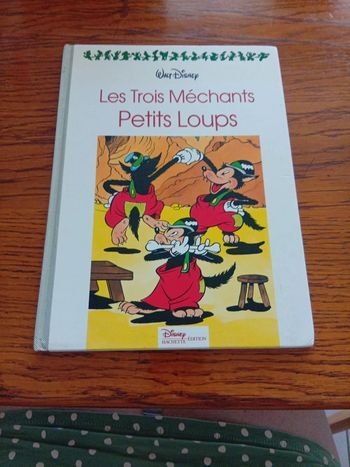 Livre les trois méchants petits loups