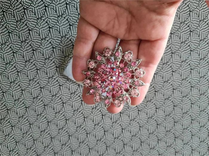 Broche rosace strassrose clair - photo numéro 5