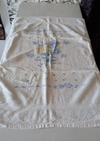Serviette de toilette fleurie