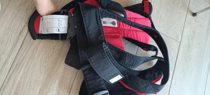 Porte bébé babydjorn et cape 3,5kilos à 12kilos - photo numéro 4