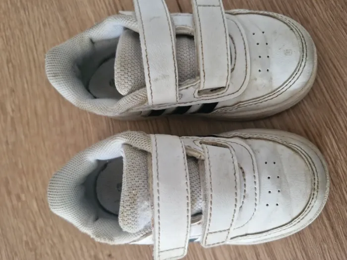 Adidas taille 22 - photo numéro 2
