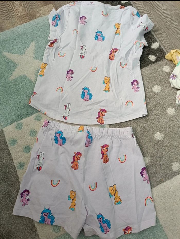 Pyjama short 
Marque h&M
Taille 98/104 cm - photo numéro 4