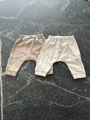Lot de 2 pantalons bébé mixte 1 mois HM très bon état