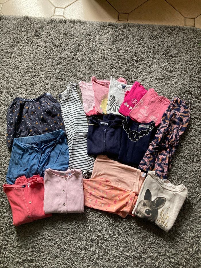 Vêtements lot en 6 ans