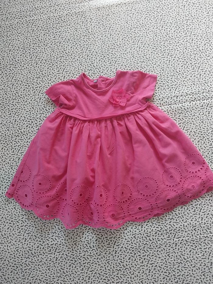 Robe rose ajourée fleur poitrine bébé 18 mois