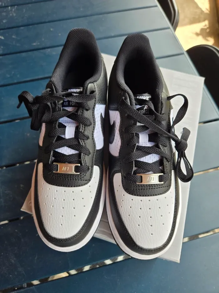 Nike air force 1 blanc noir taille 38 neuves - photo numéro 3