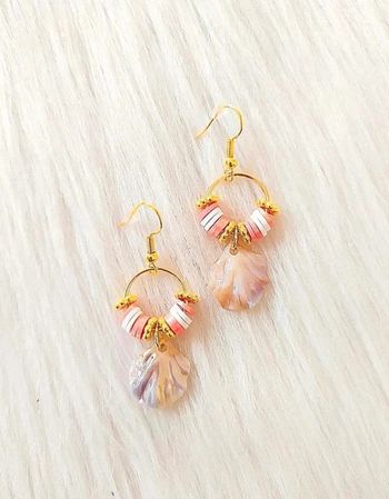 Boucles d'oreilles rondes avec breloque coquillage style bohème