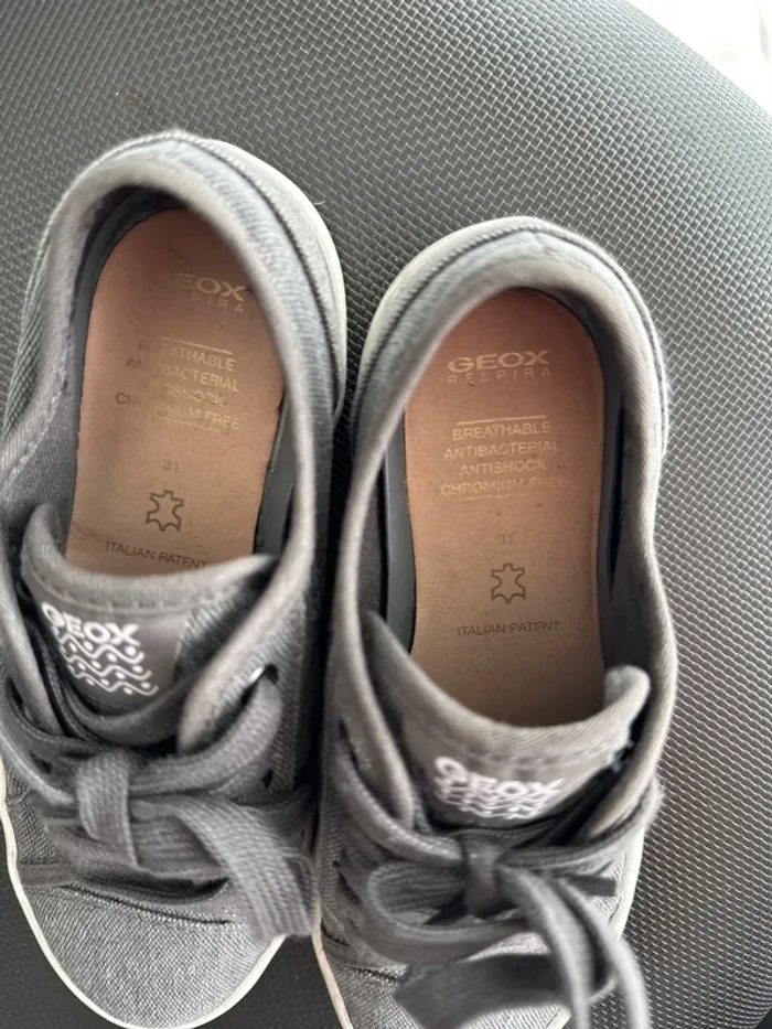 Chaussures Geox taille 31 très bon état - photo numéro 3