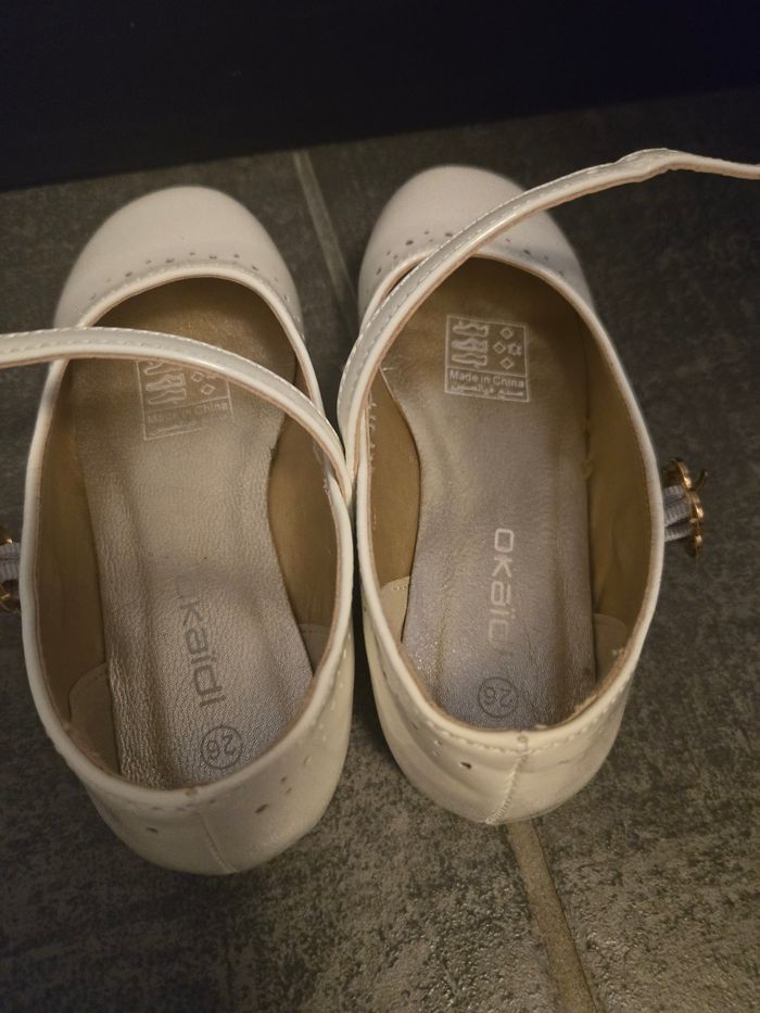 Chaussures vernies blanches 25-26 - photo numéro 4