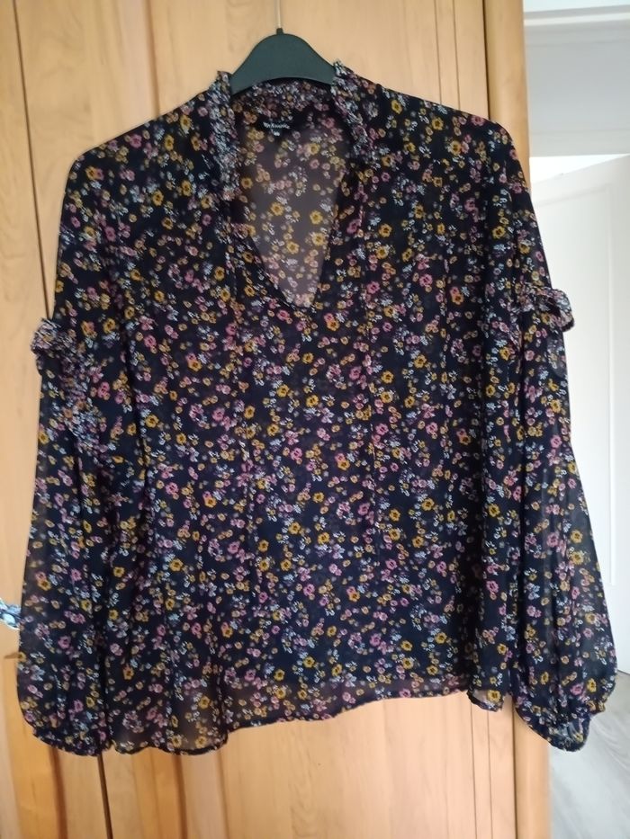 Tunique voile fluide noire à petites fleurs