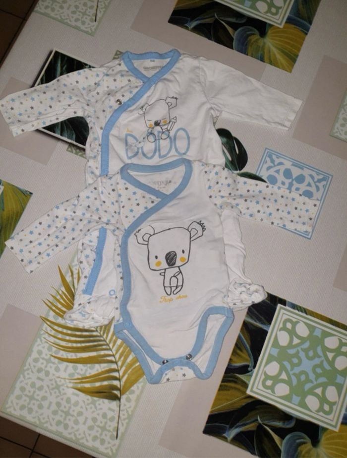 Ensemble pyjama/body 1 mois