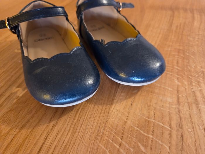 Sandales bleues marine taille 23 - photo numéro 3