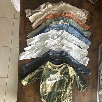 📦 Lot de 15 bodies bébé – Manches longues & courtes – Mixte