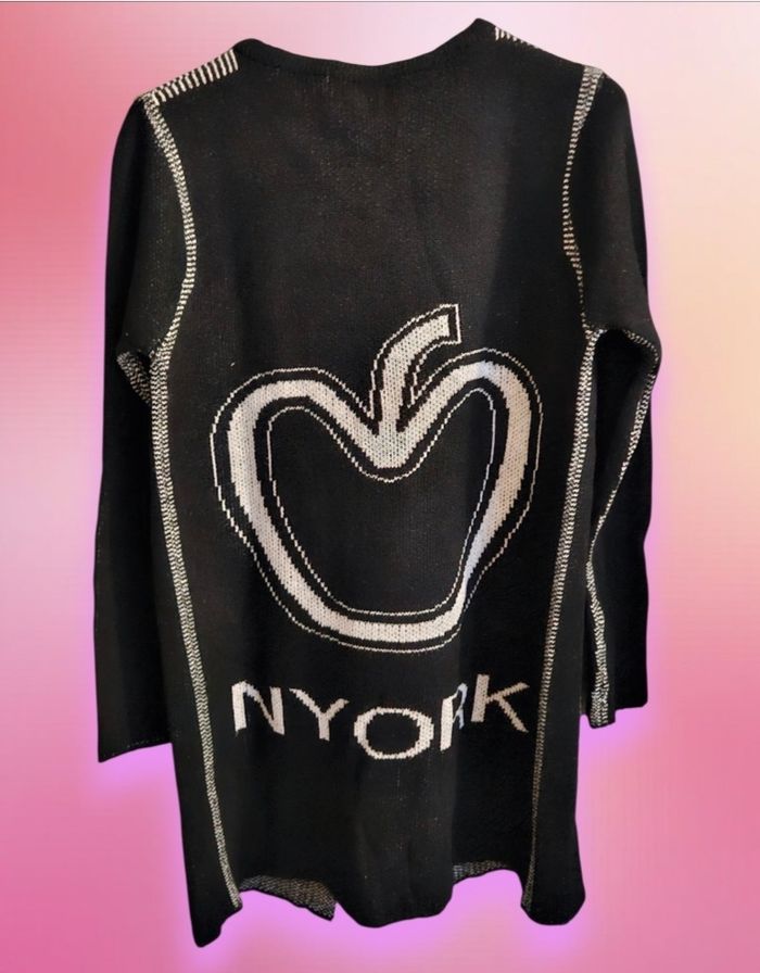 Magnifique long gilet avec poches sur le devant et Inscription neuf - photo numéro 3