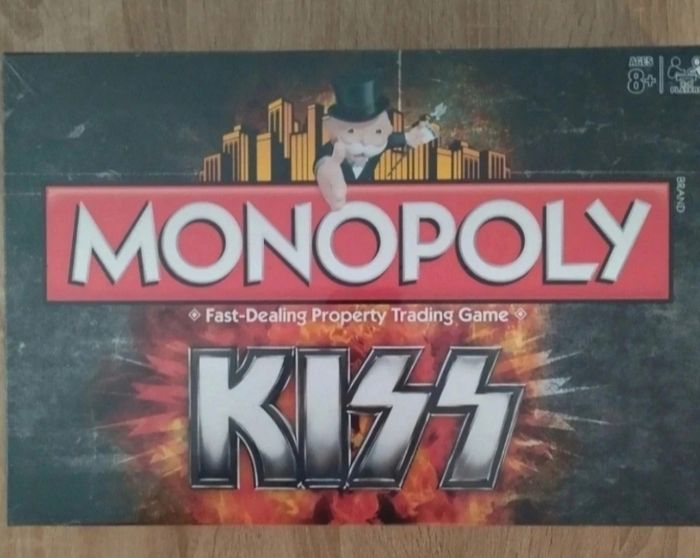 Monopoly édition kiss neuf.
