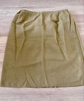 Jupe élégante mi-longue ajustée