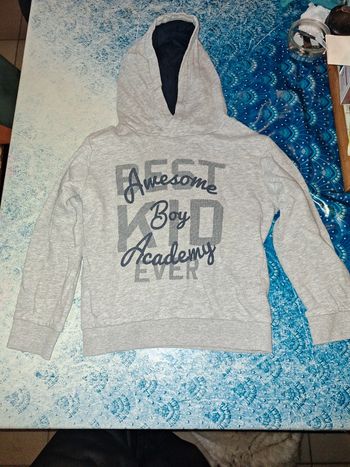 Sweat capuche kiabi 8 ans