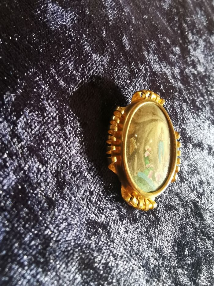 Broche religieuse Lourdes de France vintage - photo numéro 2