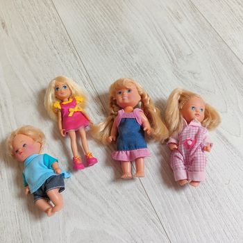 Lot 4 poupées