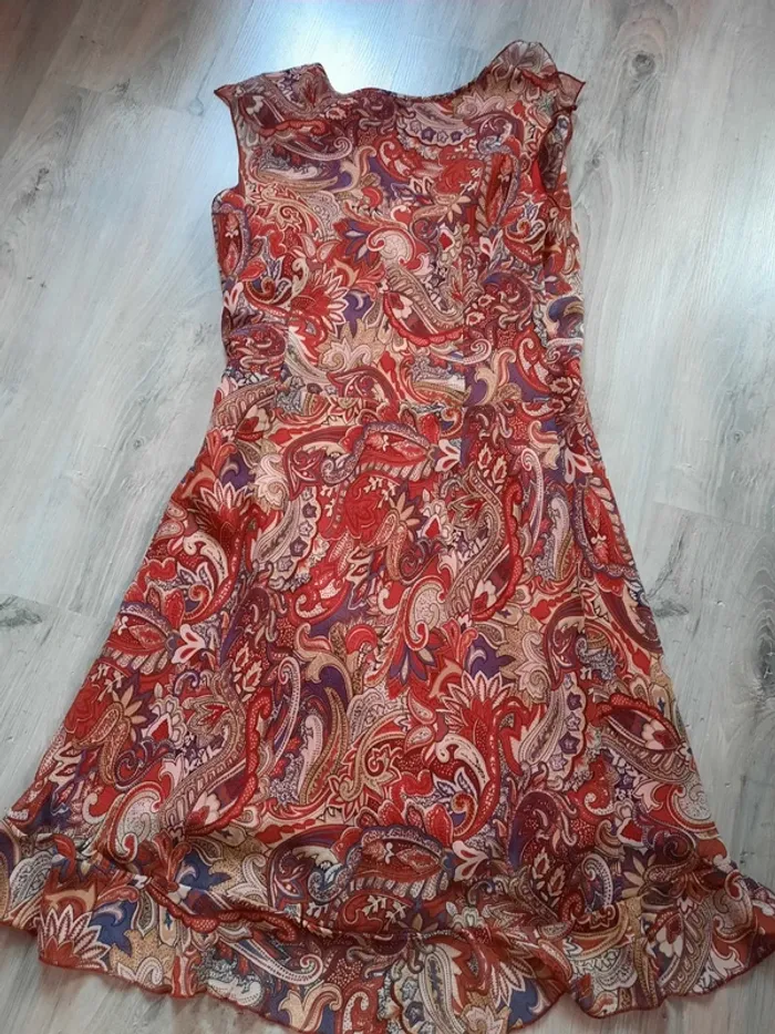 Jolie robe taille 40 - photo numéro 2
