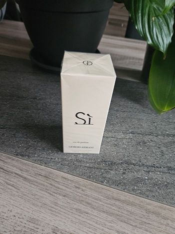 Parfum femme ( non disponible)