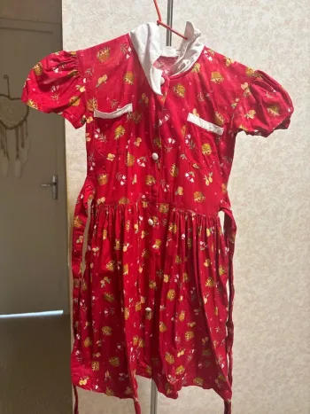 Très jolie robe taille 6ans