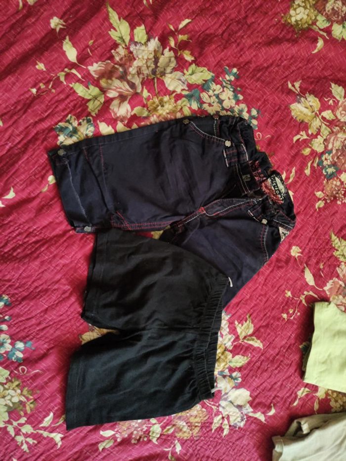 Lot 2 shorts 2/3 ans