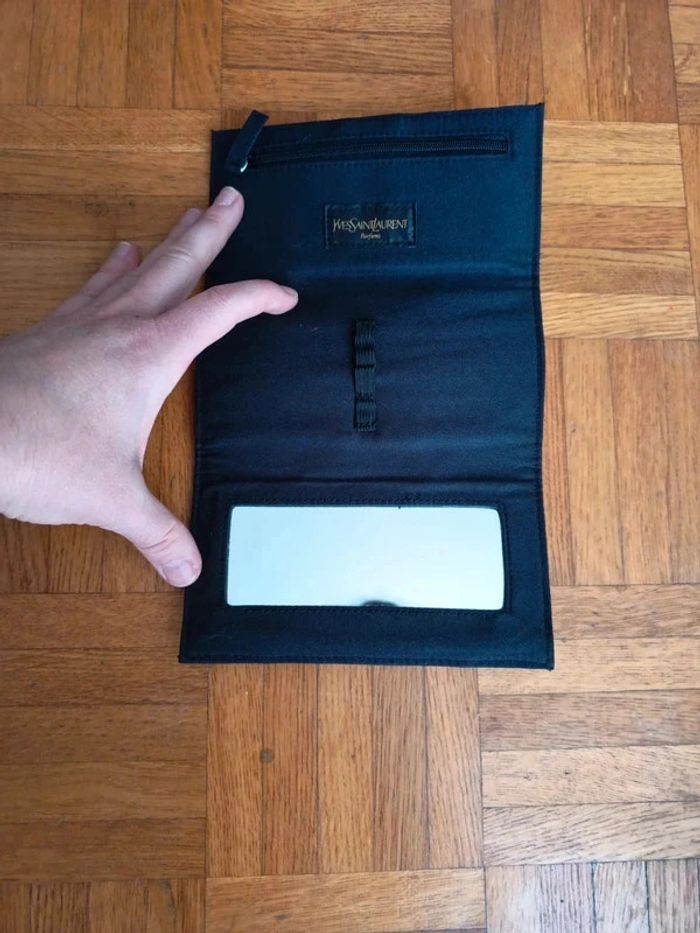 porte monnaie Yves Saint Laurent