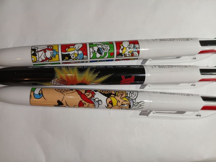 Stylos BIC 4 colours a collectionner Edition Astérix et obélix- neufs - photo numéro 2