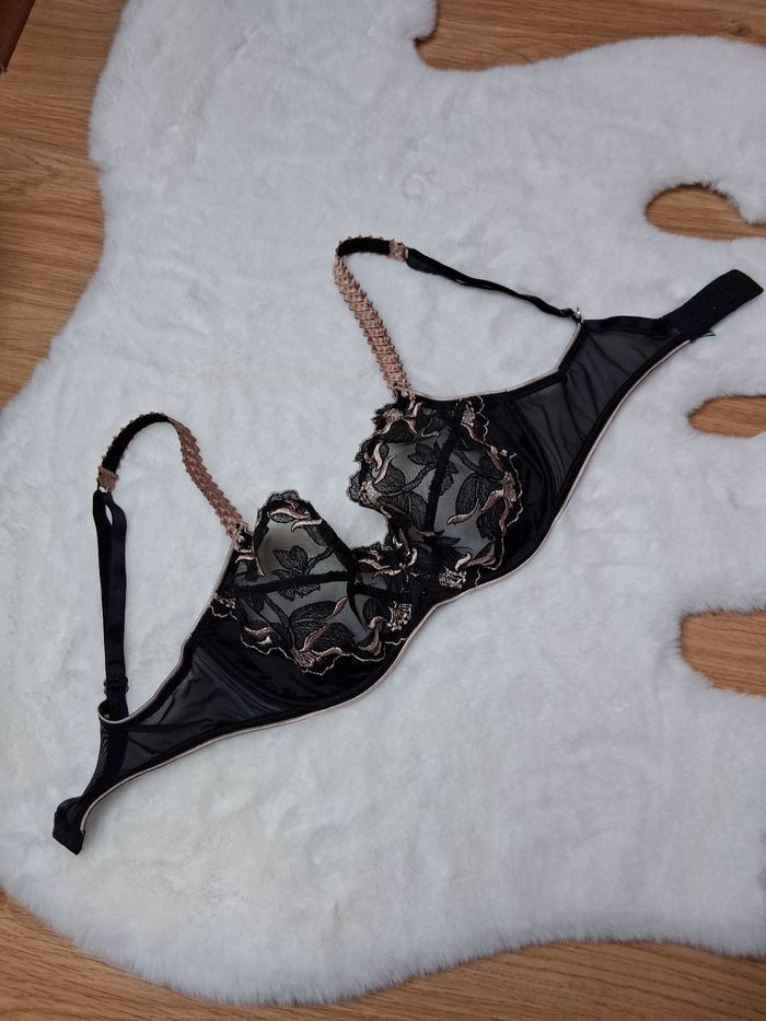 Soutien gorge - photo numéro 3