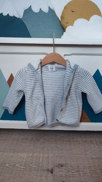 Gilet a boutons 6 mois