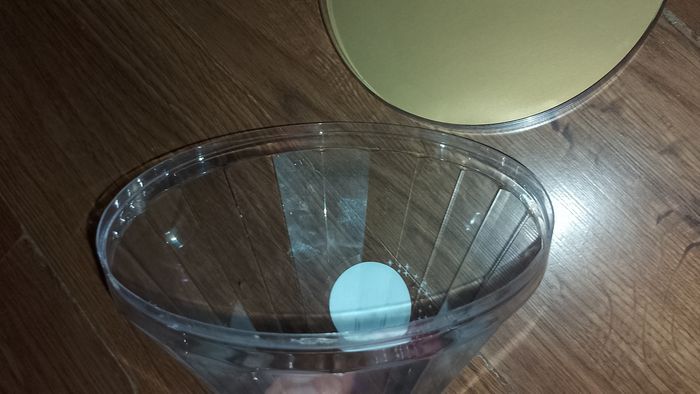 Cône, pyramide, boite vide de Ferrero - photo numéro 3