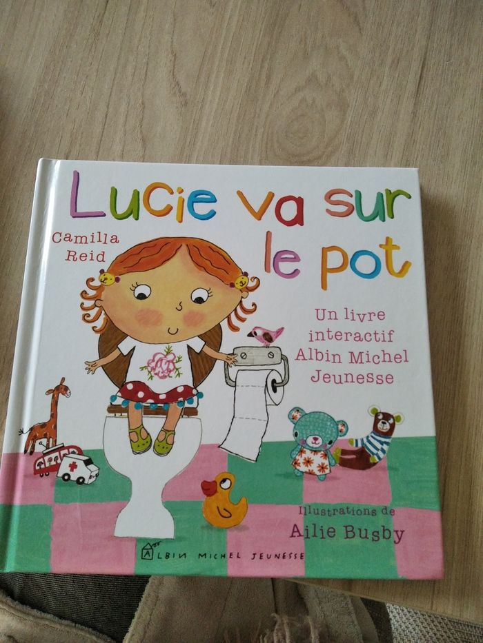 Lucie va sur le pot