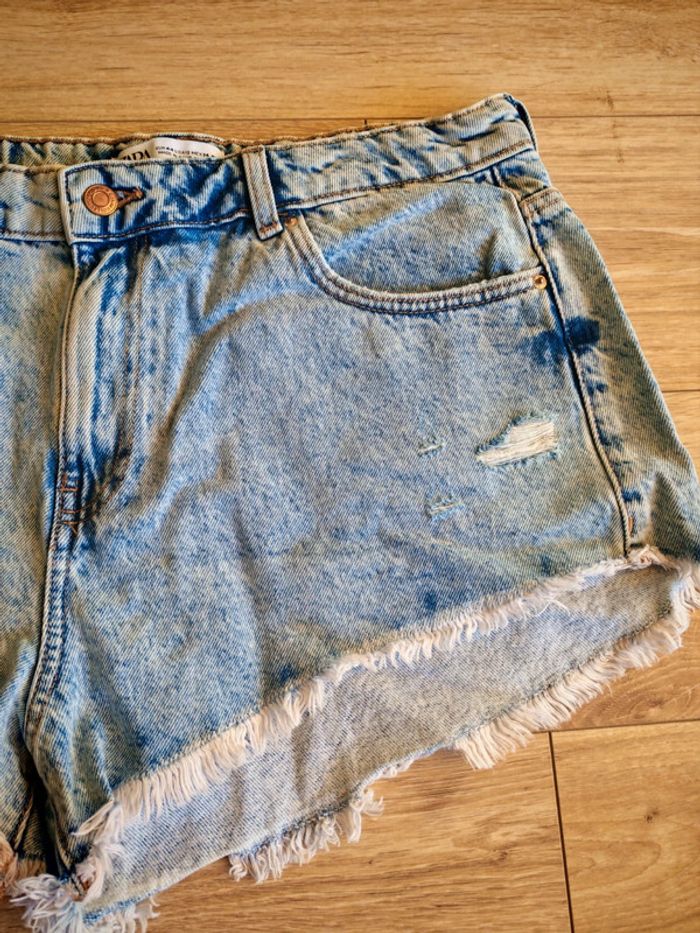 Short en jean zara taille 44 - photo numéro 2