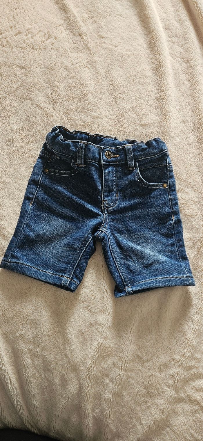 Short en jean garçon 3/4 ans