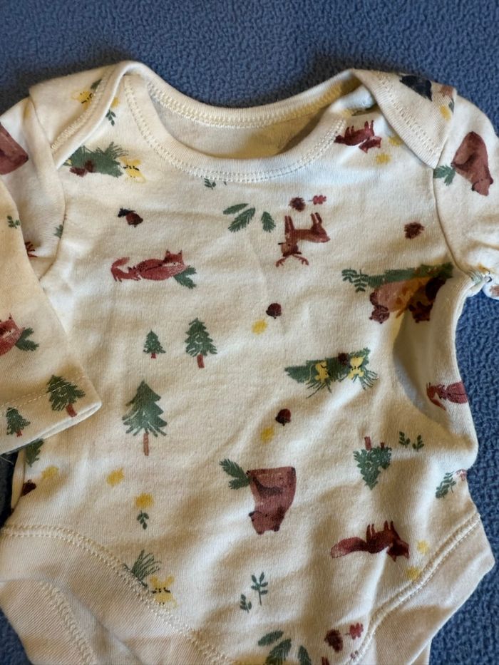 Lot vêtements bébé Naissance - photo numéro 4